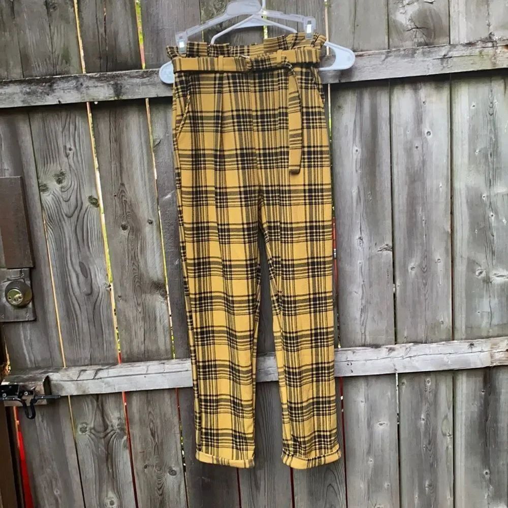 No Boundaries Yellow Plaid pants sz. 3/5